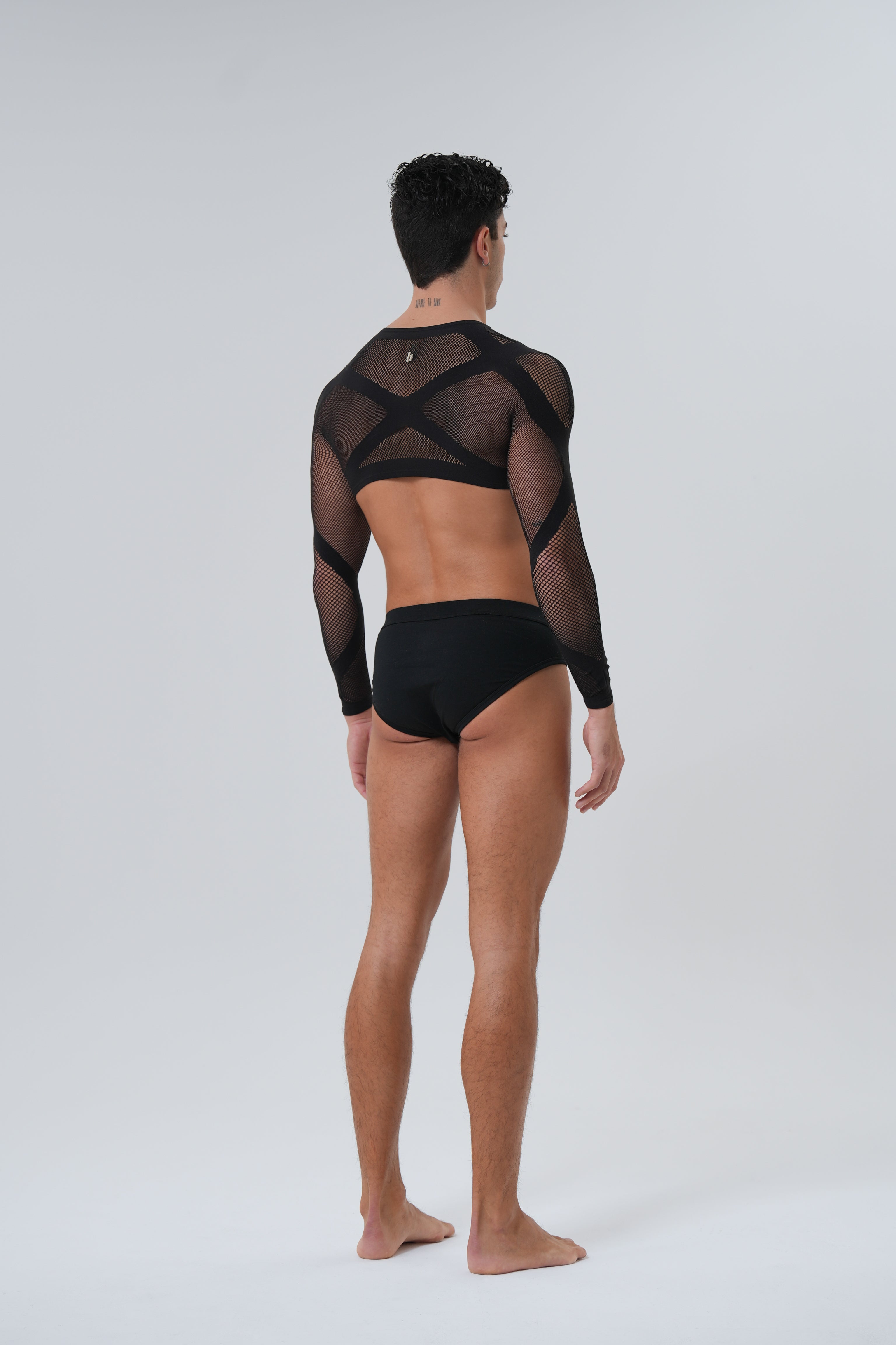 BASEMENT CROP TOP - BLACK